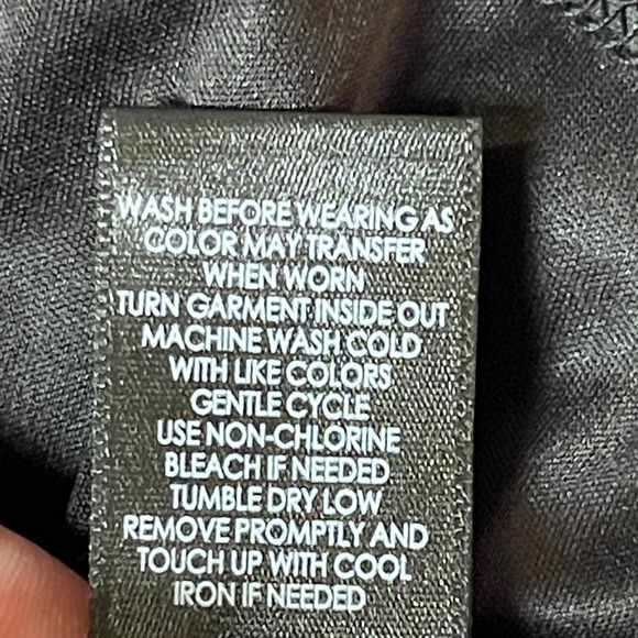 Torrid Women's Peplum Shirred Keyhole Smocked Blouse Sz 3X  Burgundy Paisley - Picture 9 of 16